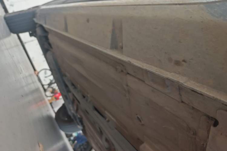 Used FORTHING SX6 2022 1.6L Manual Luxury Version Right Side Sill