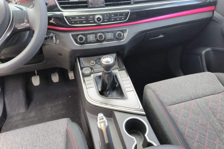 Used FORTHING T5 2020 1.6L Manual Comfort Model China VI Standard Gear Lever