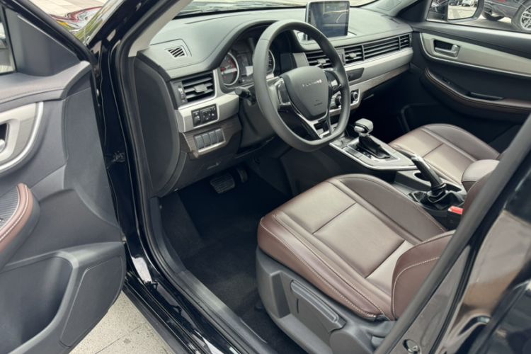 Used FORTHING T5 2022 Shengshi Edition 1.5T Automatic Dream Version Five Seats Interior 1