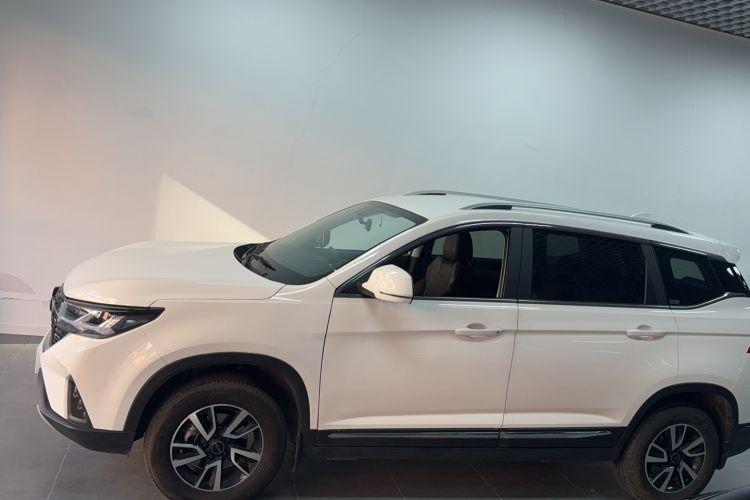 Used FORTHING T5 2022 Grand Edition 1.6L Manual Dream-Chasing Five-Seat Model Exterior 2