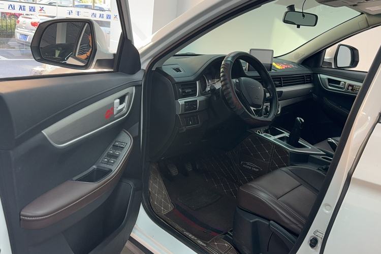 Used FORTHING T5 2022 Grand Edition 1.6L Manual Dream-Chasing Five-Seat Model Interior 2