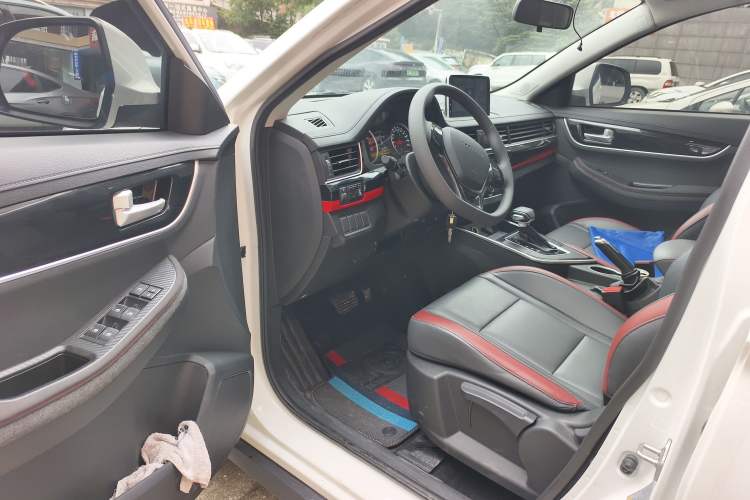 Used FORTHING T5 2021 1.5T Automatic Comfort Version Interior 3