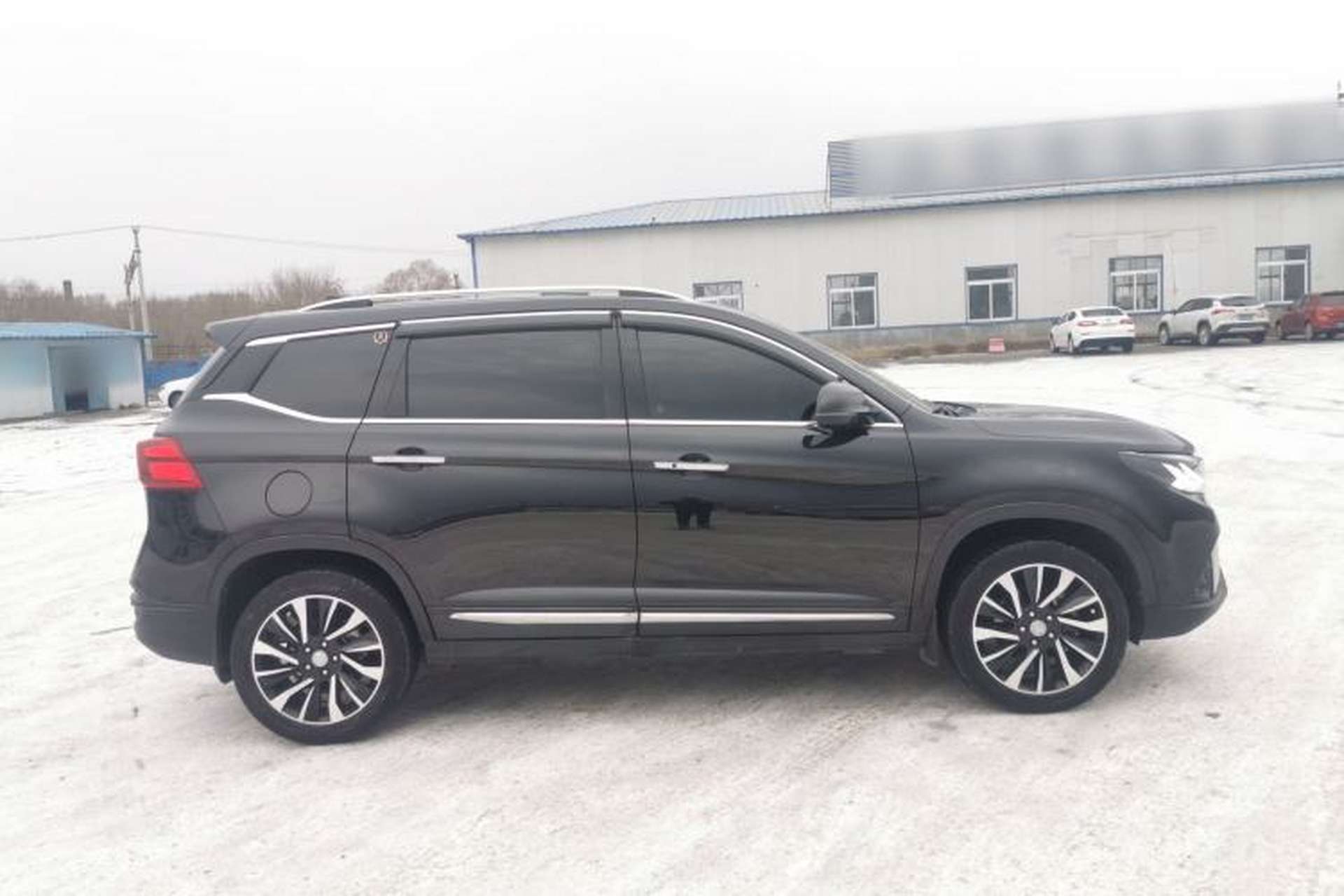 Used FORTHING T5 2018 230T CVT Smart Enjoyment Version Exterior 2