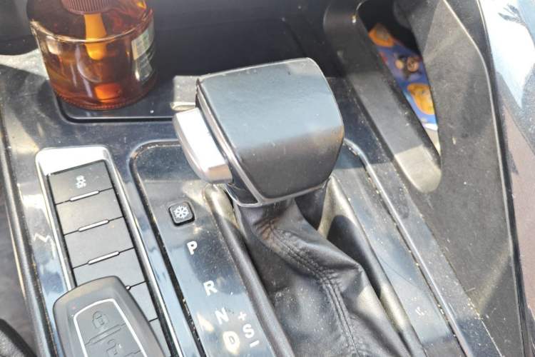 Used FORTHING T5 2018 230T CVT Zhiyue Trim Gear Lever