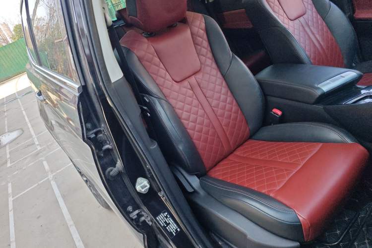 Used FORTHING T5 2018 300T DCT Smart Version Right Front Seat