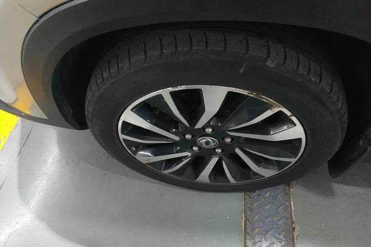 Used FORTHING T5 2018 300T DCT Smart Version Left Front Wheel Hub