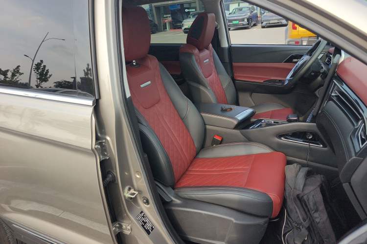Used FORTHING T5 2018 300T DCT Smart Enjoyment Version Right Front Seat