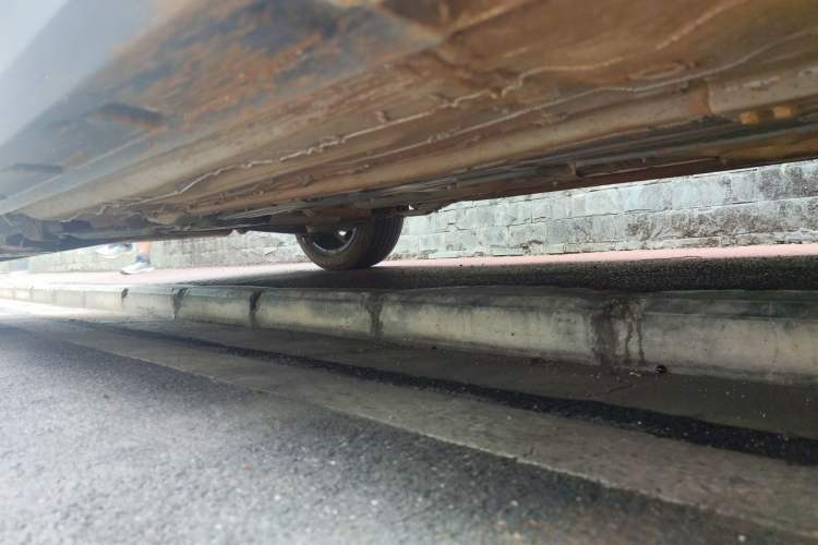 Used FORTHING T5 2018 230T CVT Zhiyue Trim Chassis Front Right
