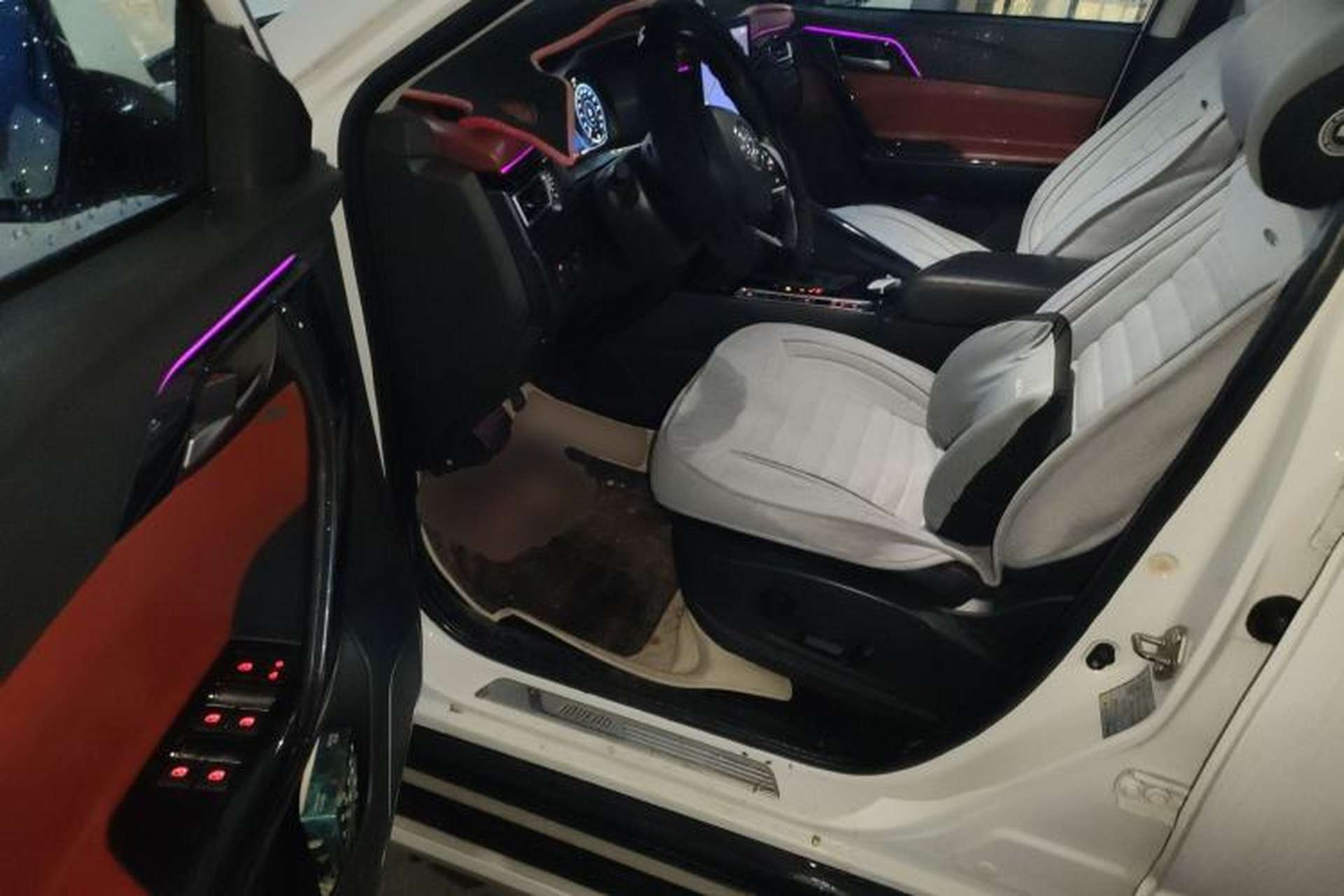 Used FORTHING T5 2018 300T DCT Smart Version Driver Seat