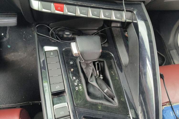 Used FORTHING T5 2018 300T DCT Zhiyue Trim Gear Lever