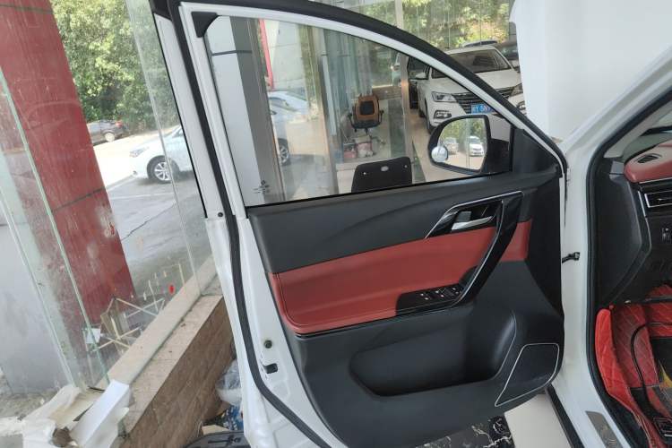 Used FORTHING T5 2018 230T CVT Smart Enjoyment Version Left Front Door Interior