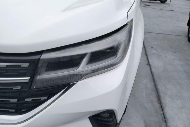 Used FORTHING T5 2018 230T CVT Zhiyue Trim Left Front Headlight