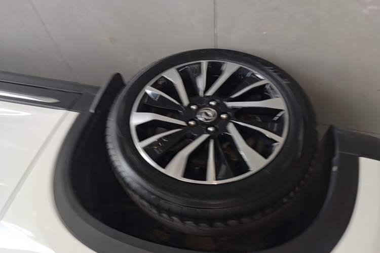 Used FORTHING T5 2018 300T DCT Smart Enjoyment Version Left Front Wheel Hub
