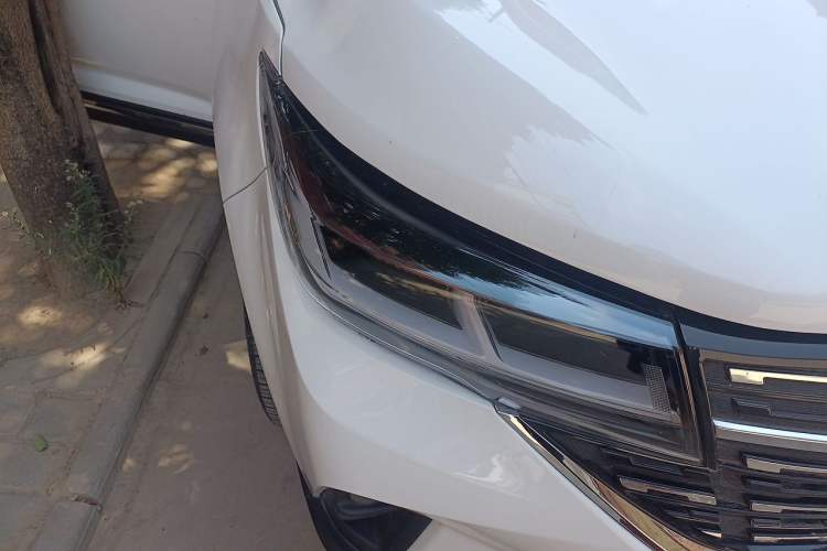 Used FORTHING T5 2018 230T CVT ZhiZun Edition Right Front Headlight