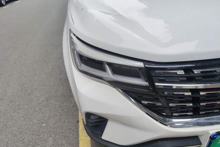 Used FORTHING T5 2018 230T CVT Zhiyue Trim Right Front Headlight