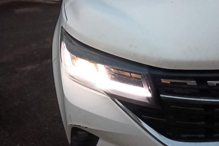 Used FORTHING T5 2018 300T DCT Smart Version Right Front Headlight