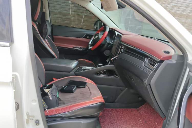 Used FORTHING T5 2018 230T CVT Smart Enjoyment Version Right Front Seat