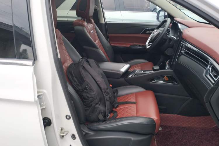 Used FORTHING T5 2018 230T CVT Zhiyue Trim Right Front Seat