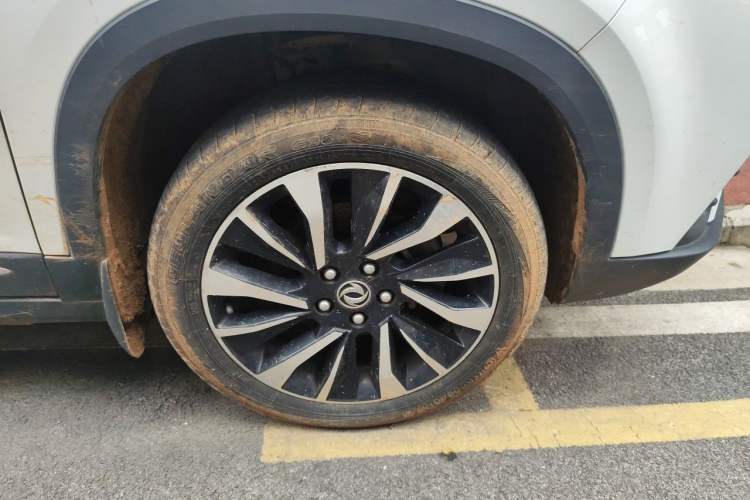 Used FORTHING T5 2018 230T CVT Zhiyue Trim Right Front Wheel Hub