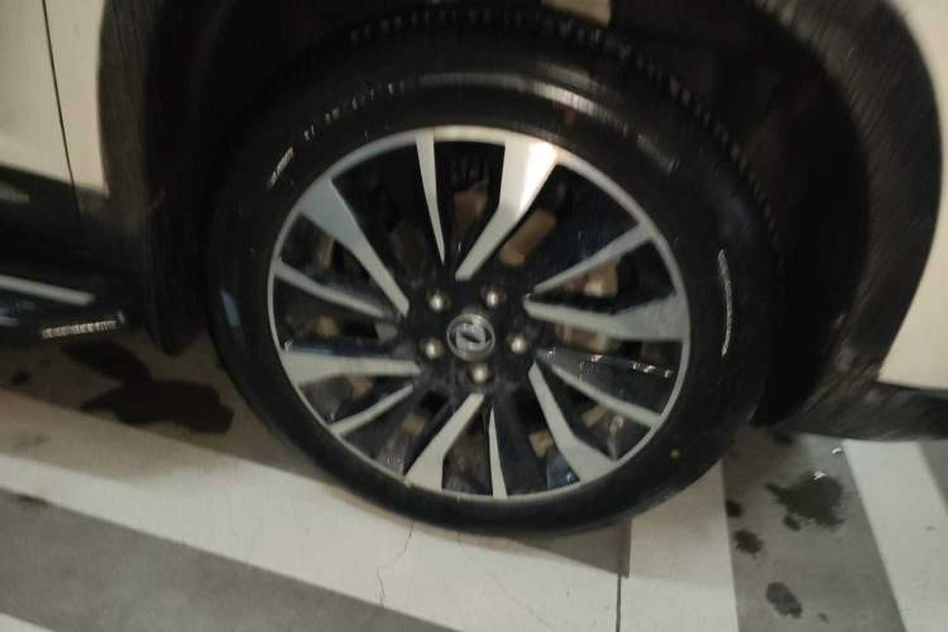 Used FORTHING T5 2018 300T DCT Smart Version Right Front Wheel Hub