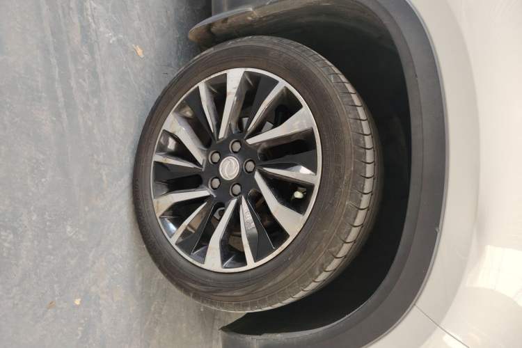 Used FORTHING T5 2018 230T CVT Zhiyue Trim Right Front Wheel Hub