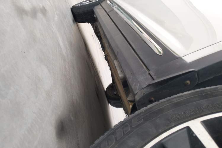 Used FORTHING T5 2018 230T CVT Zhiyue Trim Right Side Sill