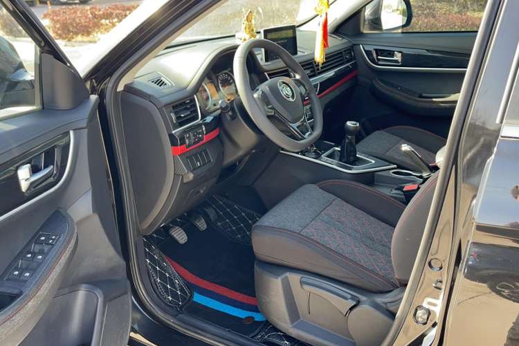Used FORTHING T5 2020 1.6L Manual Comfort Model China VI Standard Driver Seat