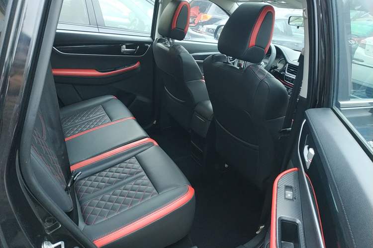 Used FORTHING T5 2020 1.6L Manual Comfort Model China VI Standard Right Rear Seat
