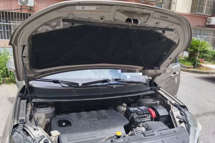 Used FORTHING T5 2020 1.6L Manual Luxury Model China VI Standard Engine Bay