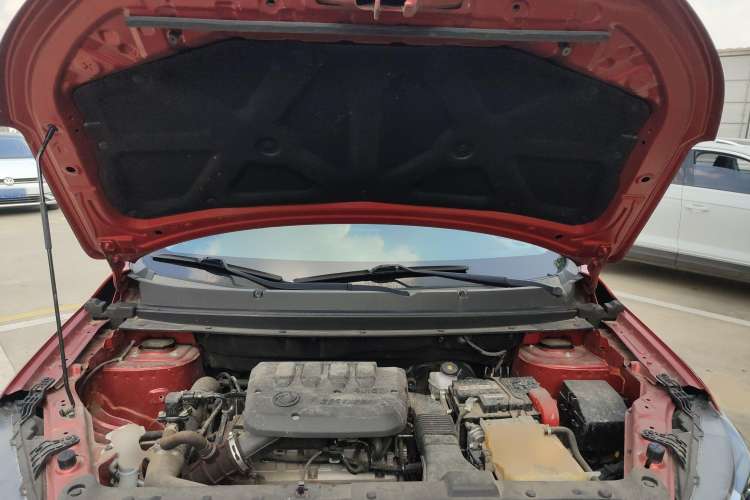 Used FORTHING T5 2020 1.5T Automatic Luxury Model China VI Standard Engine Bay