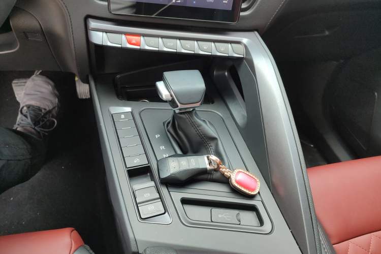 Used FORTHING T5 2020 1.5T Automatic Luxury Model China VI Standard Gear Lever