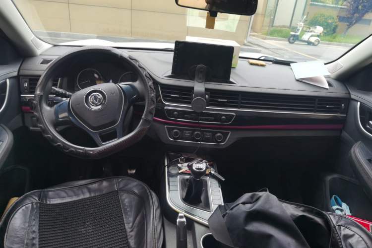 Used FORTHING T5 2020 1.6L Manual Luxury Model China VI Standard Center Console