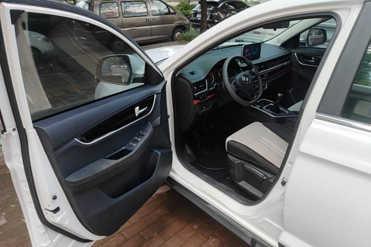 Used FORTHING T5 2020 1.6L Manual Comfort Model China VI Standard Driver Seat