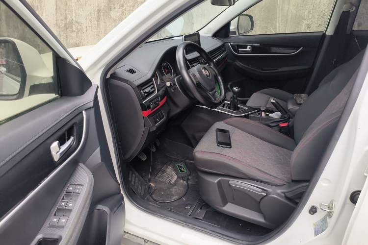 Used FORTHING T5 2020 1.6L Manual Comfort Model China VI Standard Driver Seat