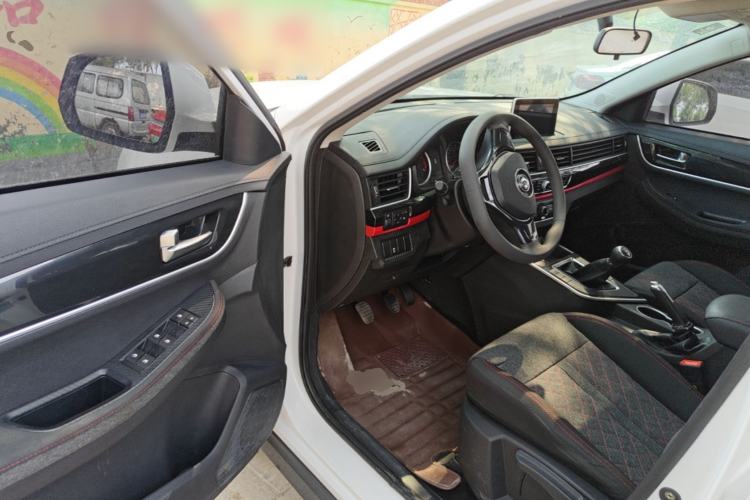 Used FORTHING T5 2020 1.6L Manual Comfort Model China VI Standard Driver Seat