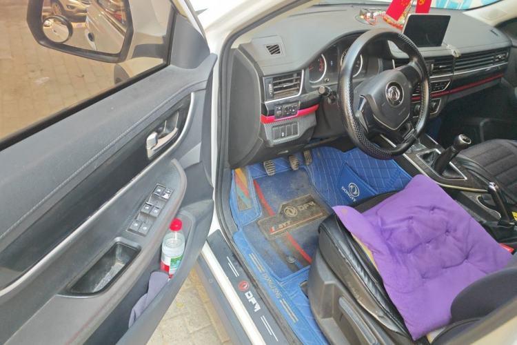 Used FORTHING T5 2020 1.6L Manual Comfort Model China VI Standard Driver Seat