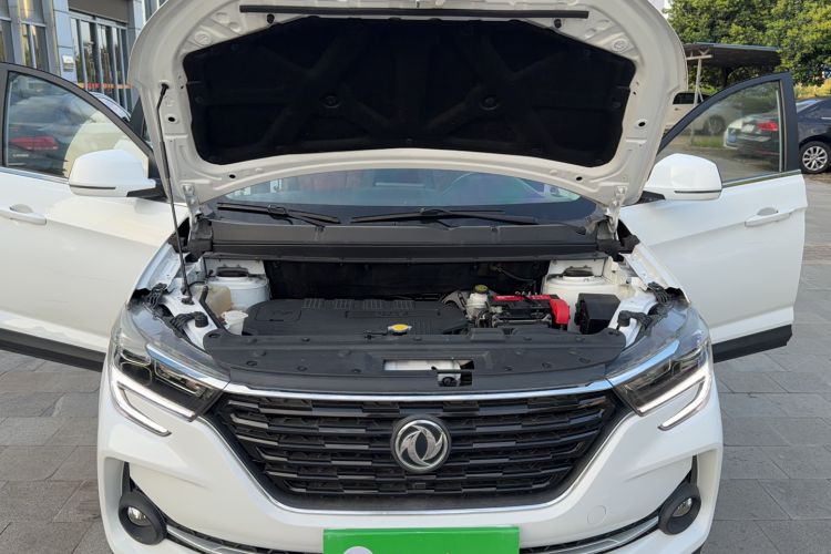 Used FORTHING T5 2020 1.6L Manual Luxury Model China VI Standard Engine Bay