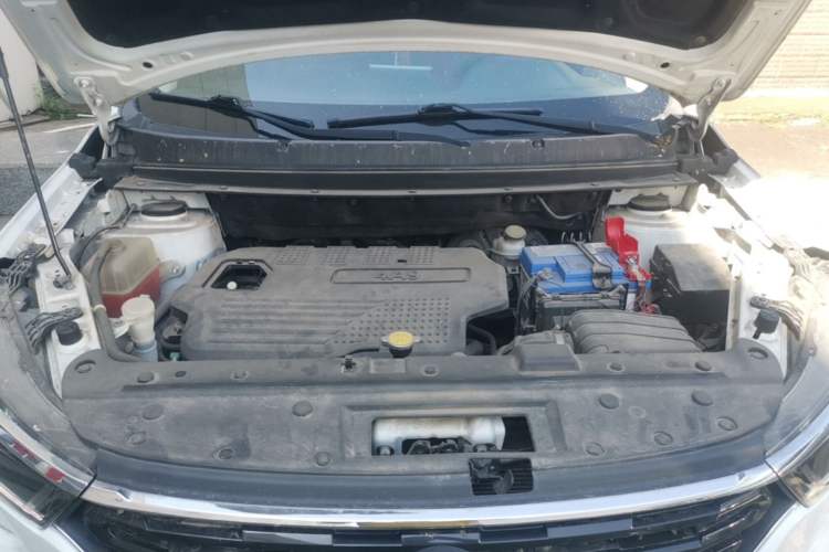 Used FORTHING T5 2020 Revised Version 1.6L Manual Luxury Trim China VI Standard Engine Bay