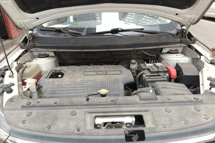 Used FORTHING T5 2020 1.6L Manual Luxury Model China VI Standard Engine Bay