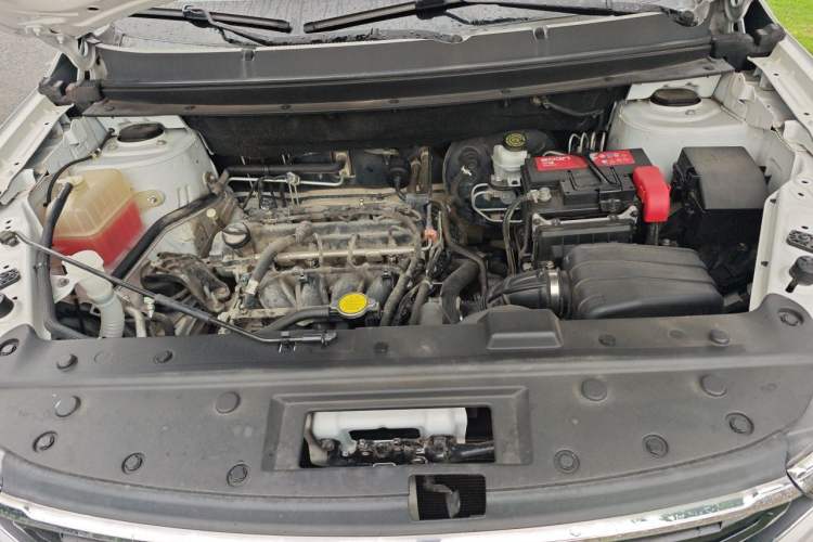 Used FORTHING T5 2020 1.6L Manual Luxury Model China VI Standard Engine Bay