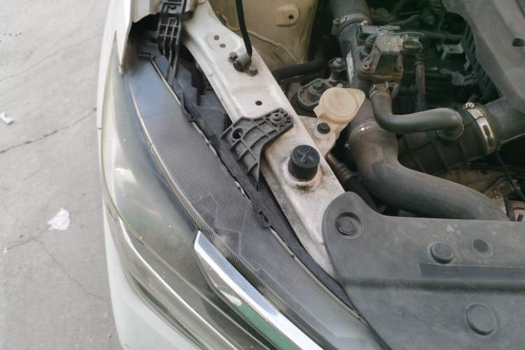 Used FORTHING T5 2020 1.5T Automatic Luxury Model China VI Standard Engine Bay Right