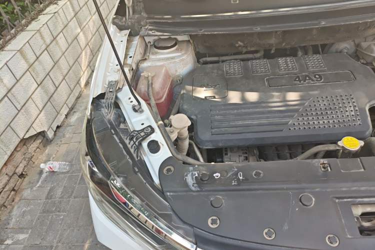 Used FORTHING T5 2020 1.6L Manual Luxury Model China VI Standard Engine Bay Right