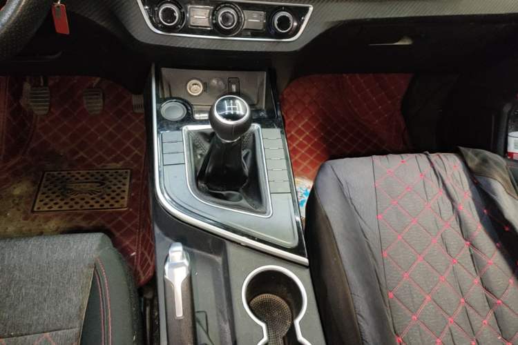 Used FORTHING T5 2020 1.6L Manual Comfort Model China VI Standard Gear Lever