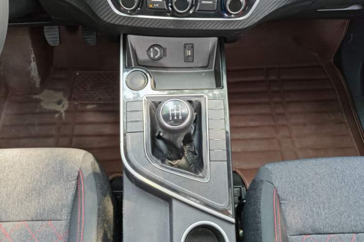 Used FORTHING T5 2020 1.6L Manual Comfort Model China VI Standard Gear Lever