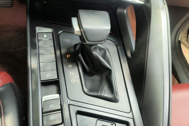 Used FORTHING T5 2020 1.5T Automatic Luxury Model China VI Standard Gear Lever