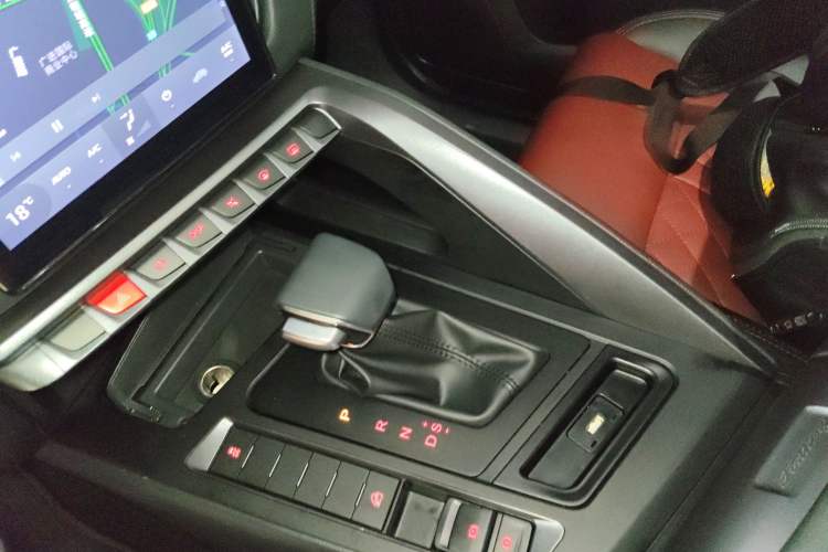 Used FORTHING T5 2020 1.5T Automatic Luxury Model China VI Standard Gear Lever