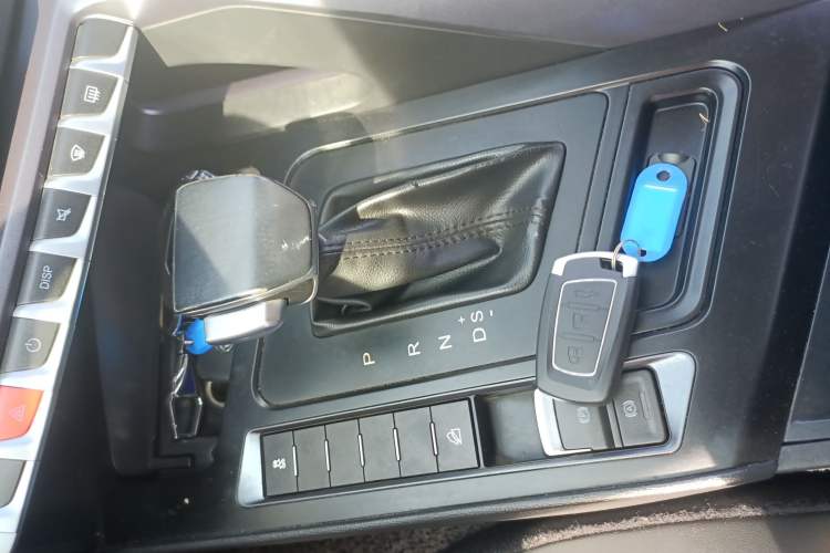 Used FORTHING T5 2020 1.5T Automatic Luxury Model China VI Standard Gear Lever