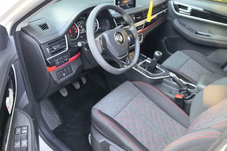 Used FORTHING T5 2020 1.6L Manual Comfort Model China VI Standard Interior 1