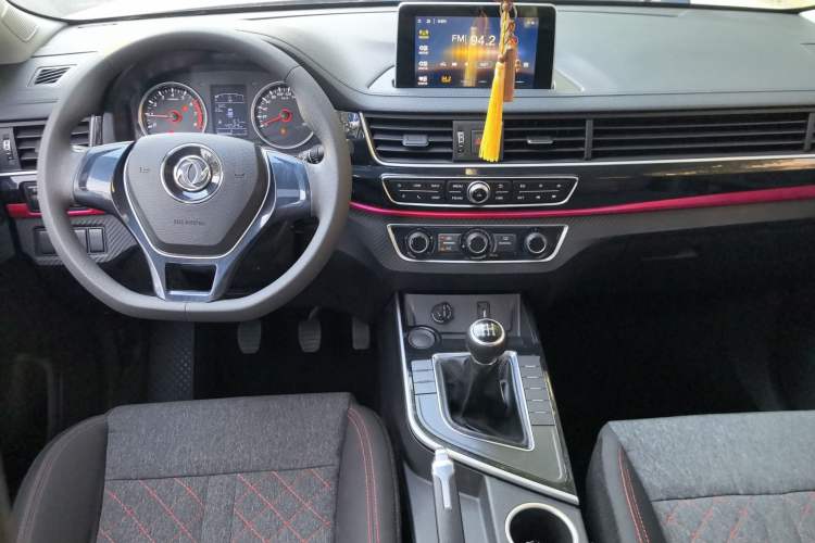 Used FORTHING T5 2020 1.6L Manual Comfort Model China VI Standard Interior 3