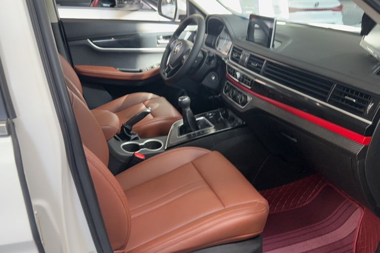 Used FORTHING T5 2020 1.6L Manual Comfort Model China VI Standard Interior 4